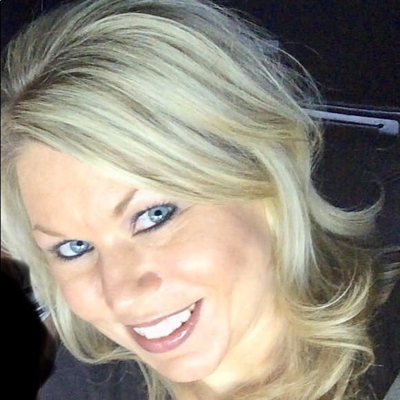 Meet your Posher, Becky - Picture 2 of 4